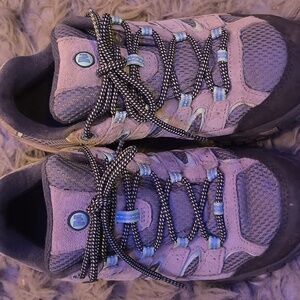 Merrel Vibram sz  7.5 sneaker/ hiking